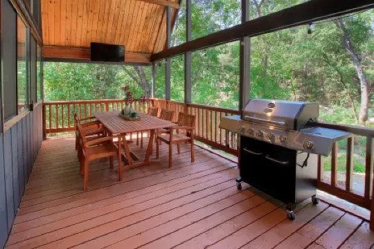 Modern A-Frame next to a creek, minutes to Bass Lake and close to Yosemite