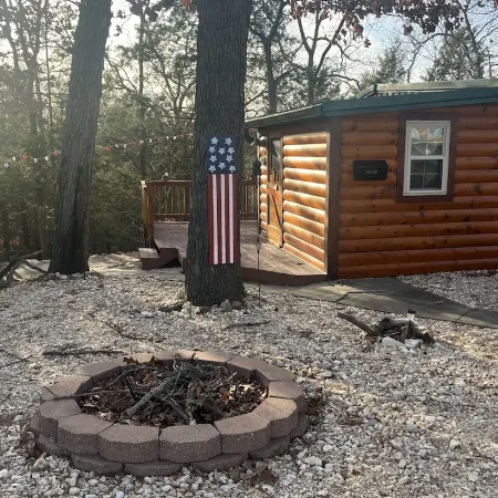 Cozy cabin close to the lake