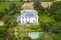 Epphaven Apartment With Outdoor Pool And Gardens In Historic Mansion House