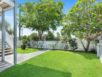 Bay Breeze Manor: Grand 5BR Queenslander Haven Hotels in Wynnum