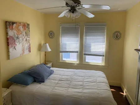 Fabulous Beach House - 7 Bedrooms,Heated Pool,12 BeachBadges,9 Car Driveway