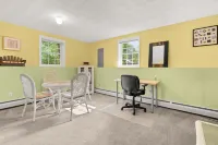 Newly renovated cottage 5 minute drive to several beaches. Great location!