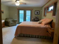 Enjoy lake life FREE kayak and canoes. Relax at this family friendly lake house.