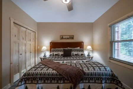 New! 4Br Lake Namakagon Cabin - Sleeps 16 - Lakefront w/ Boat Access