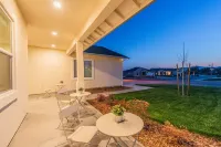 NEW Luxury 4Bdrm Home / Adventure Base Camp