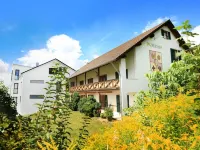 Pension Arzberghof Hotel dekat Cafe Zentral