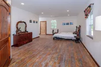 New 7500 sf, 5Br/7BA/Basement Within Walking Distance to the Clark Fork River.