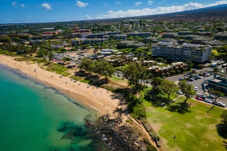 Stunning Ocean-View Condo #C108 – Across the Beach from Kamaole One Beach! Отели в г. Кихеи