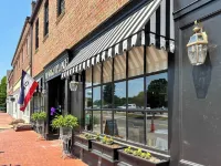 University Mill House, Walk to Town, King, Fenced Yard, Hammock, Fire Pit, Porch Hotels in Kannapolis