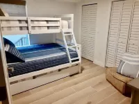 Beachside Dreams-Pet Friendly Condo 25yds from beach w heated pool, 2 parking sp
