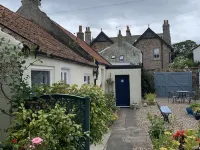 No50 - one bedroom cottage, south facing courtyard in Crail. Hotels in Crail
