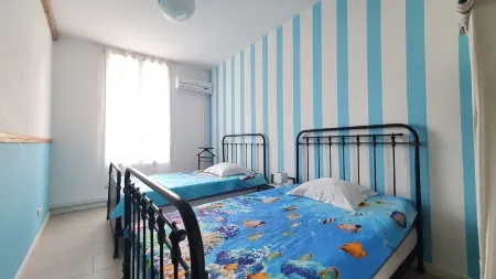 CHARMING GUEST GARDEN TERRACE SWIMMING POOL, FREE PARKING AND WIFI, BEACHES 8 Km away Отели в г. Помероль