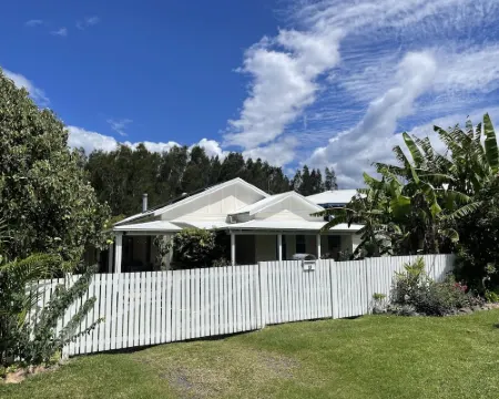 Frida's by the Sea Beach House Hotels in Red Head