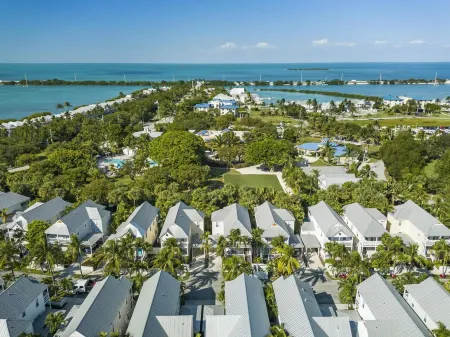 Private Pool Oasis - Centrally Located in Florida Keys