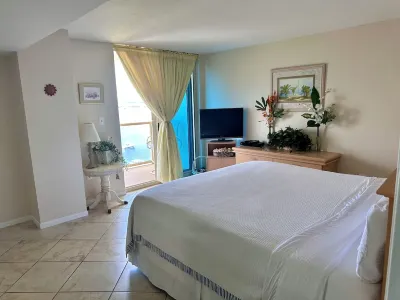 Pensacola Beach Waterfront Condo - Yacht, Pool, Tennis, Beach Club - 7th Floor Hotels near Langdon Beach