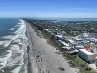 Boardwalk Bungalow: 2B/2B Amazing Sunrise Ocean View