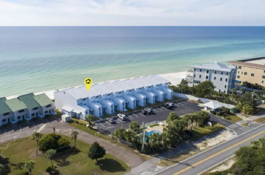 Beautiful, Large Gulf Front Condo - Private Beach - Beach Set up Included