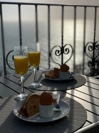 2 Bed Apartment The Priory - Panoramic Sea View