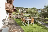 Centrally located, family-friendly apartment in the middle of the Dolomites