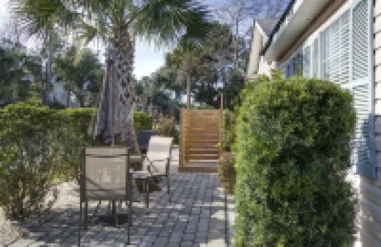 1 Block to THE MOTHER SEA.  Super easy and quick walk.