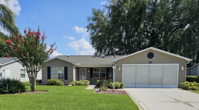 Spanish Springs Lake Sumter 1750 sq ft Renovated 3/2 House In The Villages Hotels near Hacienda Hills Golf & Country Club