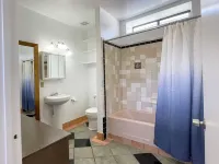 Historic Guesthouse in the Heart of Camp Verde 캠프 베르드 커뮤니티 도서관 주변 호텔