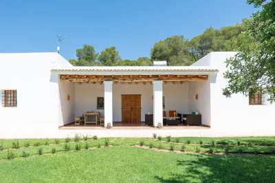 Casa Rural Es Murtà, private villa Torres d'en Lluc 주변 호텔