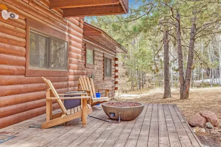 Feels Like Home Cozy Cabin On 40 Acres