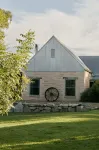 The Creek Country Retreat Wood Fired Hot Tub, and New Large Swimming Pool