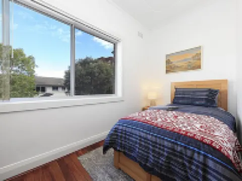 Bondi Beach is at your easy reach. Hotels in North Bondi