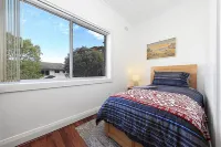 Bondi Beach is at your easy reach. Hotels in North Bondi