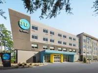 Tru by Hilton Savannah Midtown Hotels near Hunter Golf Course