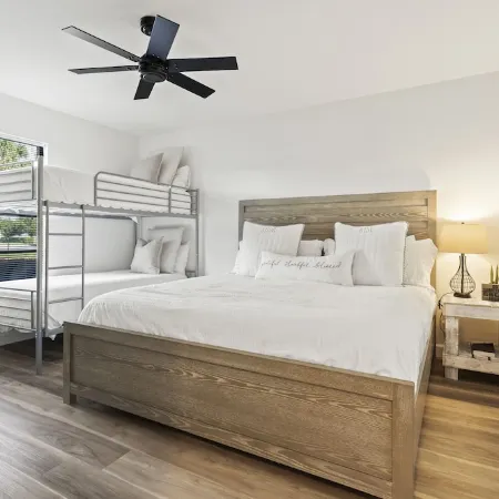 Newly Remodeled Inside & Outside- 5 Min Drive from Beach!!