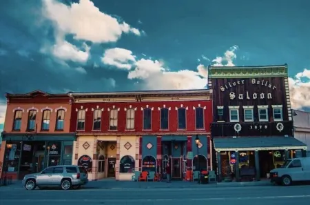 Newly-Renovated House on 30+ Acres!