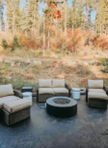 Alpacas • Hot Lake View • Hot Tub • Near Schweitzer