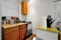 Private and Cozy  3 Bedroom in the heart of Manhattan.