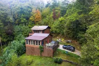 Charming 3-bedroom house with AC and WiFi in Topton near Nantahala Forest