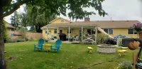 PRIVATE and PEACEFUL living unit, with a view of Mt. Rainier. Close to downtown. - Wifi