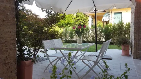 Villa in Montegrotto Terme, convenient to Padua, Venice and Verona Отели рядом с достопримечательностью «Oratorio della Madonna Nera»