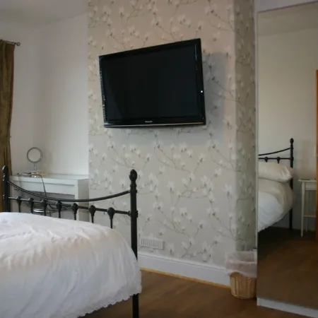 Beach Links Holiday bungalow Prestatyn 400 yards from sandy beach, with Hot Tub