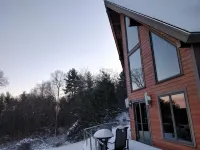 Cozy Valley View Post & Beam Villa!  호텔