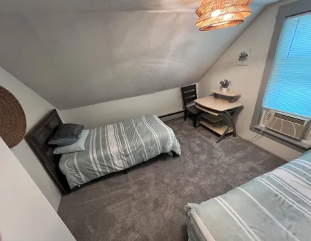 Fountain Blue-newly renovated modern home , lots of outdoor spaces to enjoy. Отели в г. Альберт-Ли