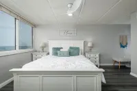 Renovated Condo with Pool on No Drive Beach