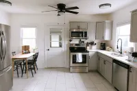 "The Carlisle" WARM MODERN STAY w/ Yard -Greyline