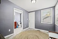 3BR1.5BA Retreat - Near Airport