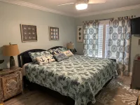 Newly Renovated Seahorse Cottage 2 blocks to Bay & 1/2 Mile to Downtown PSJ 3/2