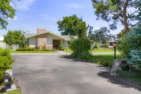 Family-Friendly Retreat Near Rocky Mountain Adventure.  Pet Friendly!!