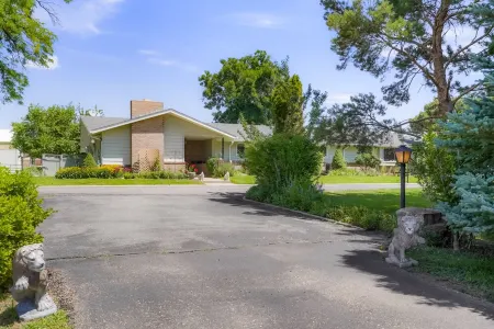 Family-Friendly Retreat Near Rocky Mountain Adventure.  Pet Friendly!! Отели рядом с достопримечательностью «Лагерман Резервуар»