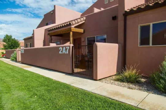 The Howling Coyote - Moab's Adventure Basecamp