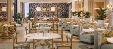 Elegant Golf Villa in the PGA National. Pool. Golf. Beach. Spa. Dog friendly.